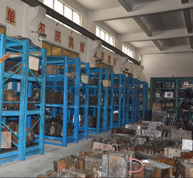 YUYAO HENGXING PIPE CO.,LTD linea di produzione in fabbrica